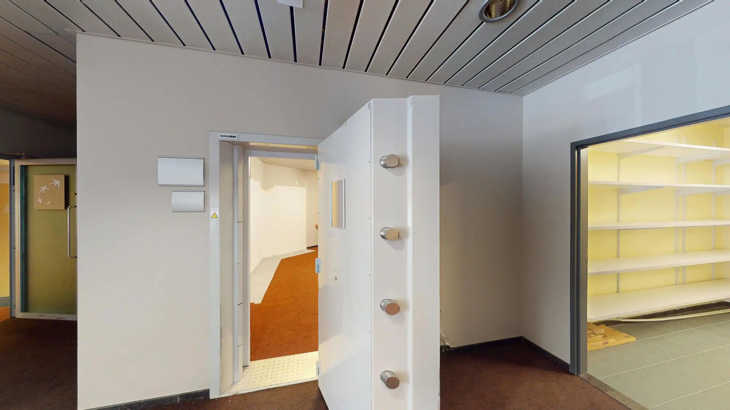 Zeer ruim kantoor op commerciële locatie in centrum Beringen foto 37
