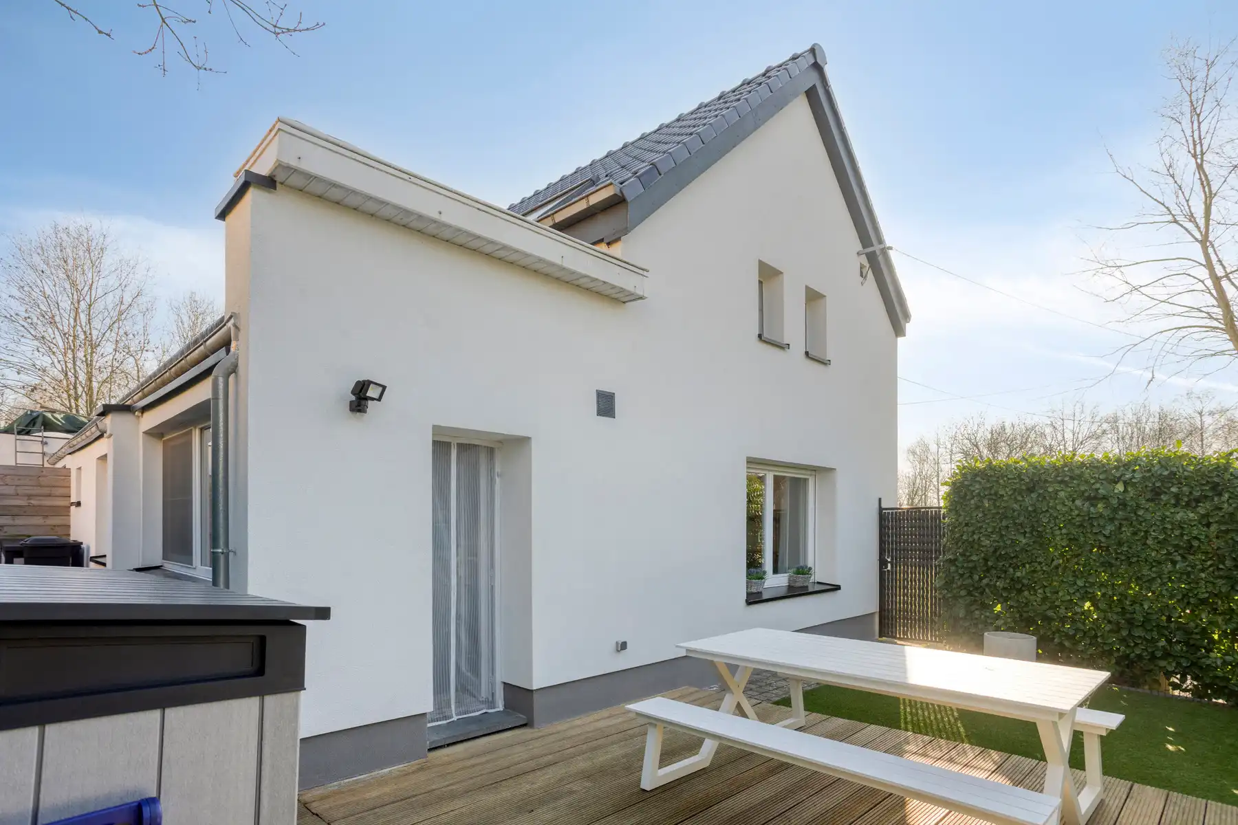 Charmante en volledig gerenoveerde woning  foto 2