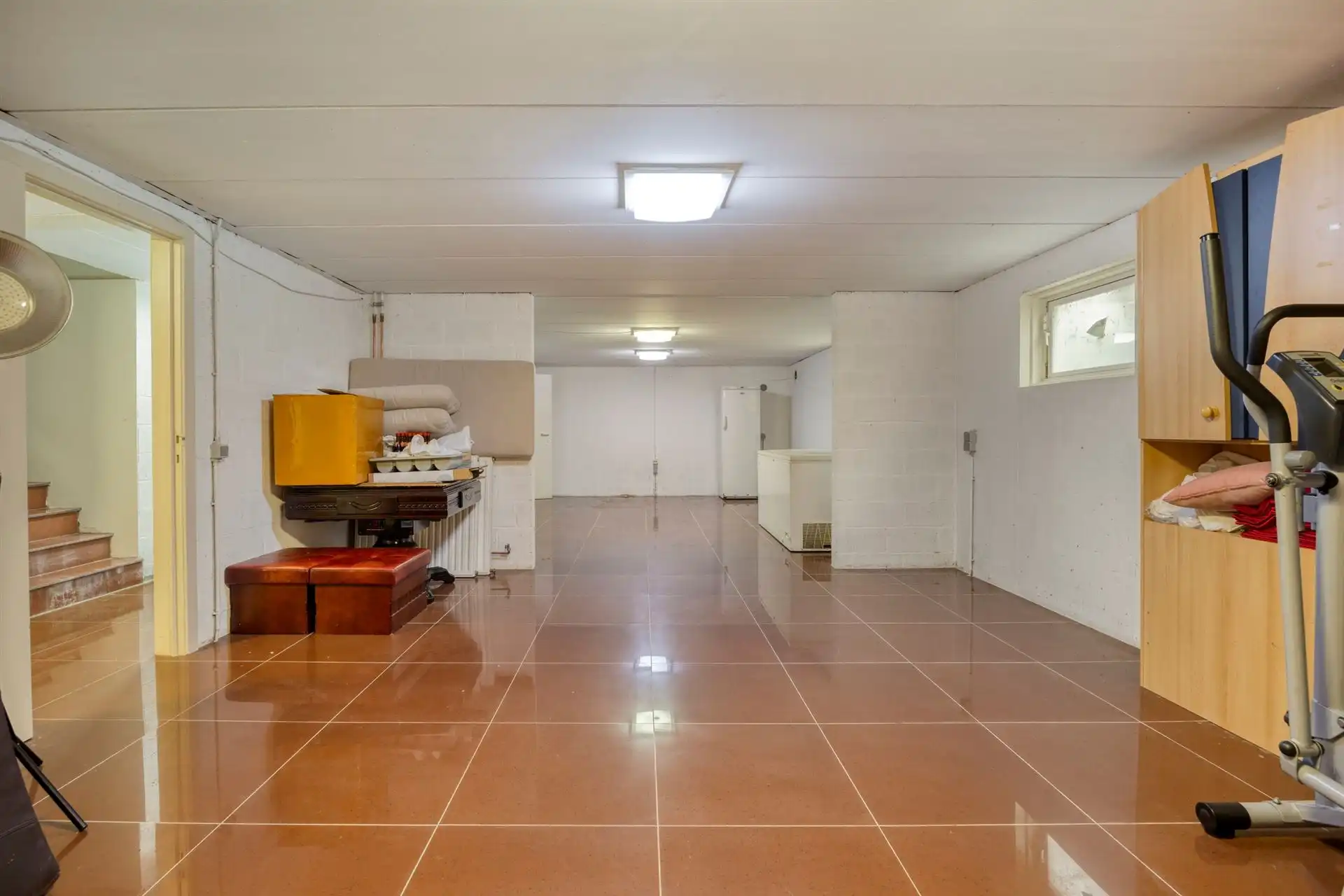 Energiezuinige en ruime villa (322m²) met 6 slaapkamers en 3 badkamers te Veldwezelt (Lanaken) foto 19