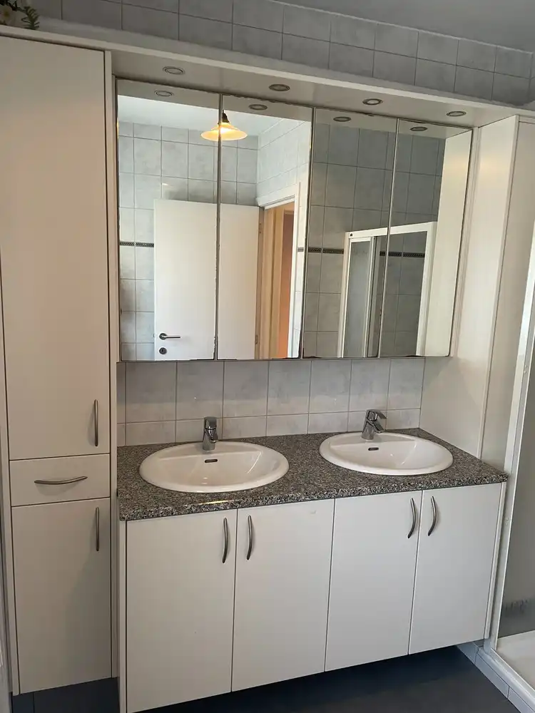 Gelijkvloers appartement met 2 slaapkamers + terras + tuin foto 9