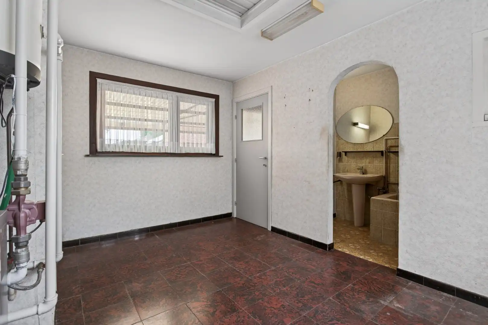 Ruime gezinswoning met 5 slaapkamers op een perceel van 23a 36ca foto 16