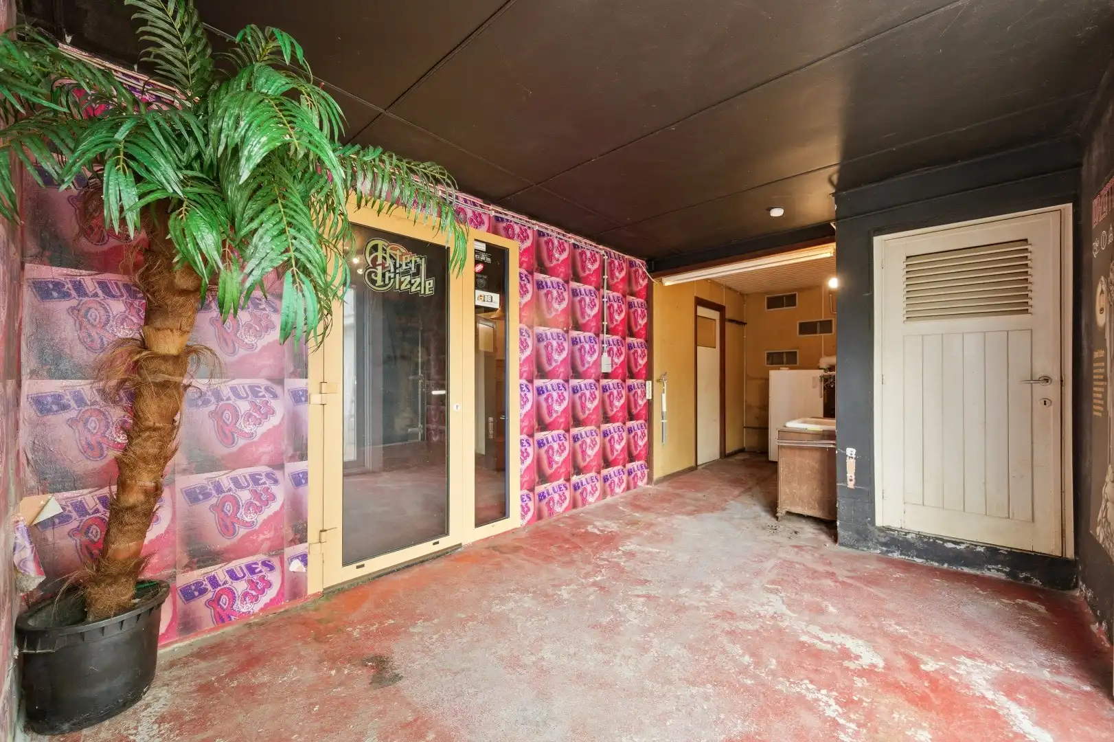 Op te frissen open bebouwing met veel ruimte en potentieel foto 21