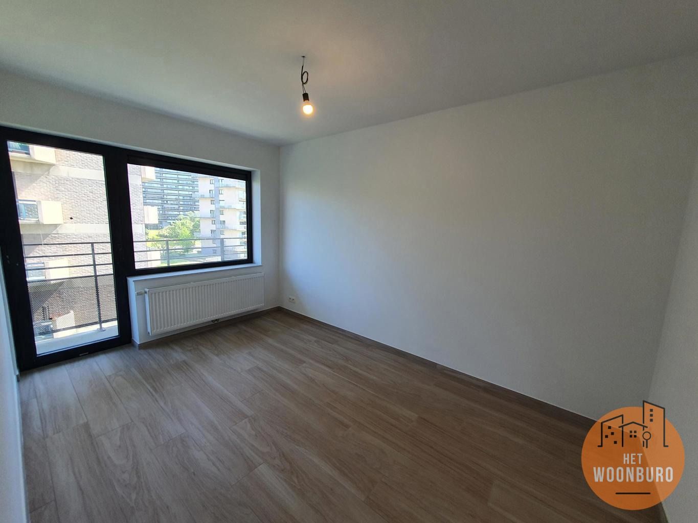 Appartement 4e Verd. achteraan met autostaanplaats foto 10