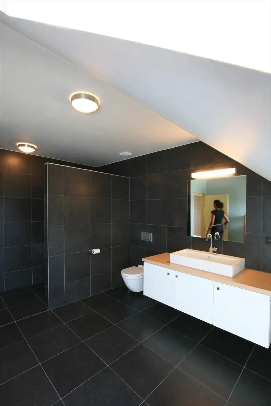 Knap ingerichte duplex - 125 m² - met bureel, 2 slpk, dressing, ruim terras met prachtig en uniek zicht op de tuin en achterliggende groene omgeving.  foto 13