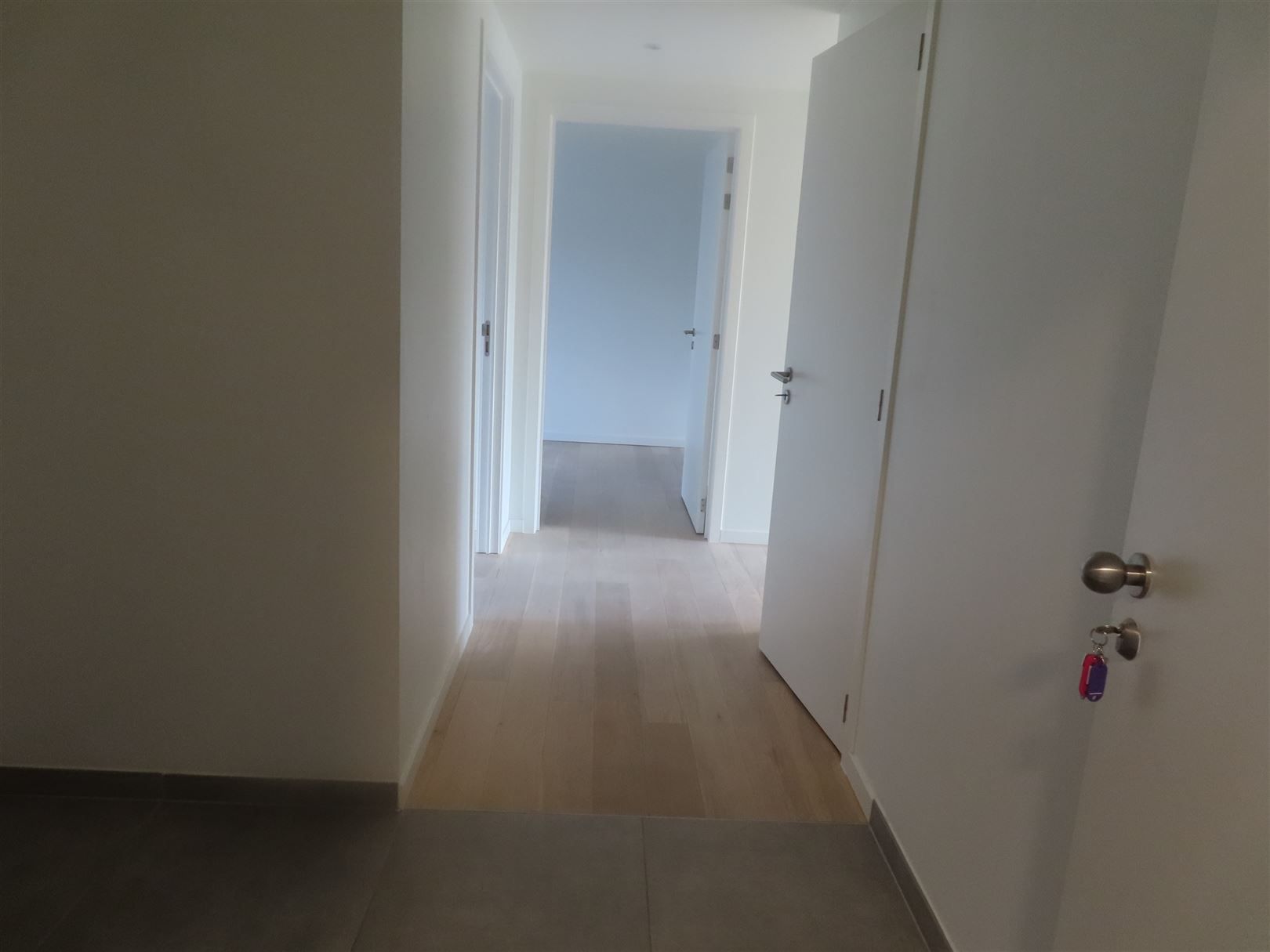 Luxueus nieuwbouw  2-slaapkamer appartement met terras en mogelijk ook autostaanplaats foto 6