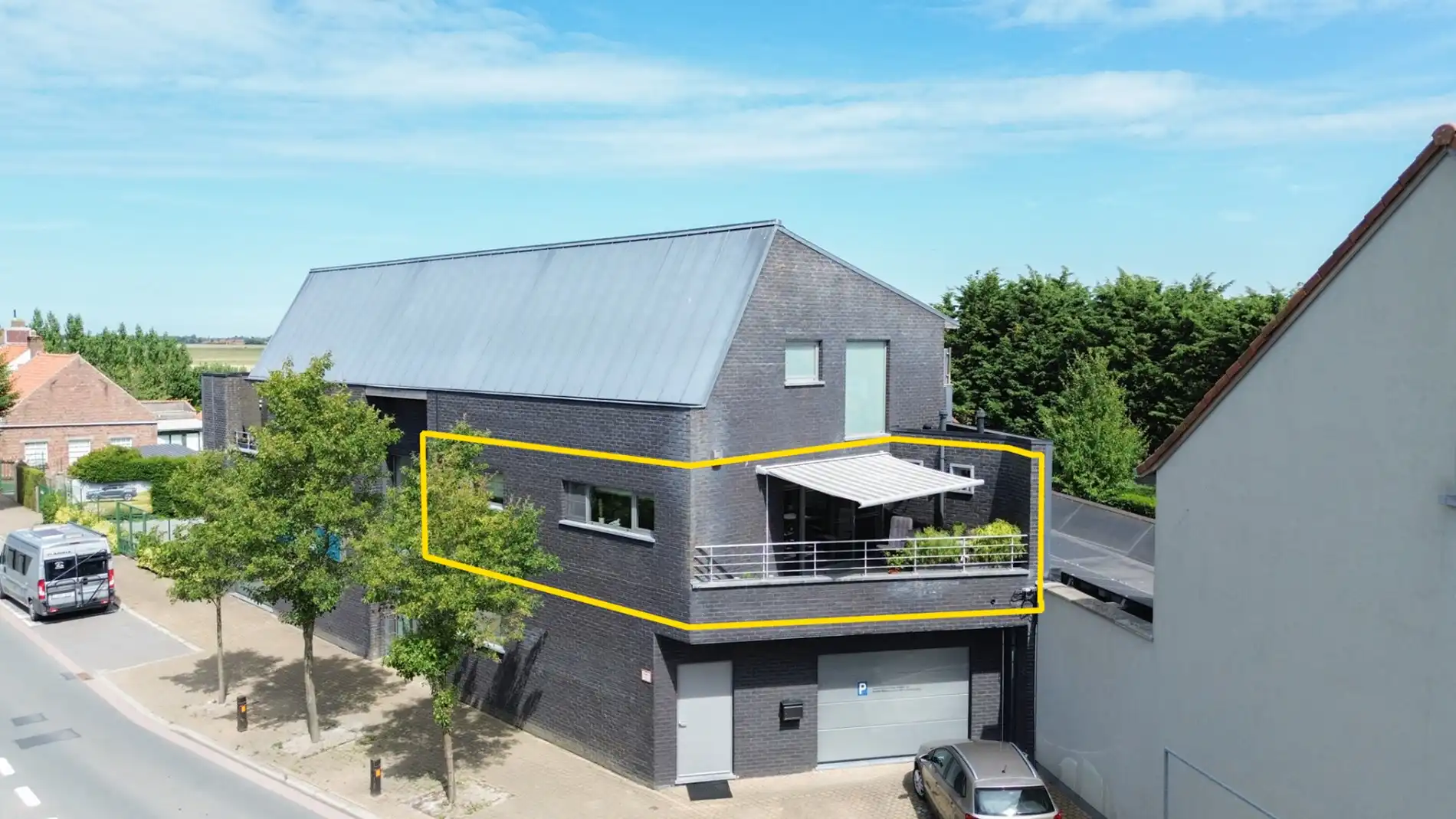 Instapklaar, recent en energiezuinig appartement met 2 slaapkamers aan de kust foto {{pictureIndex}}