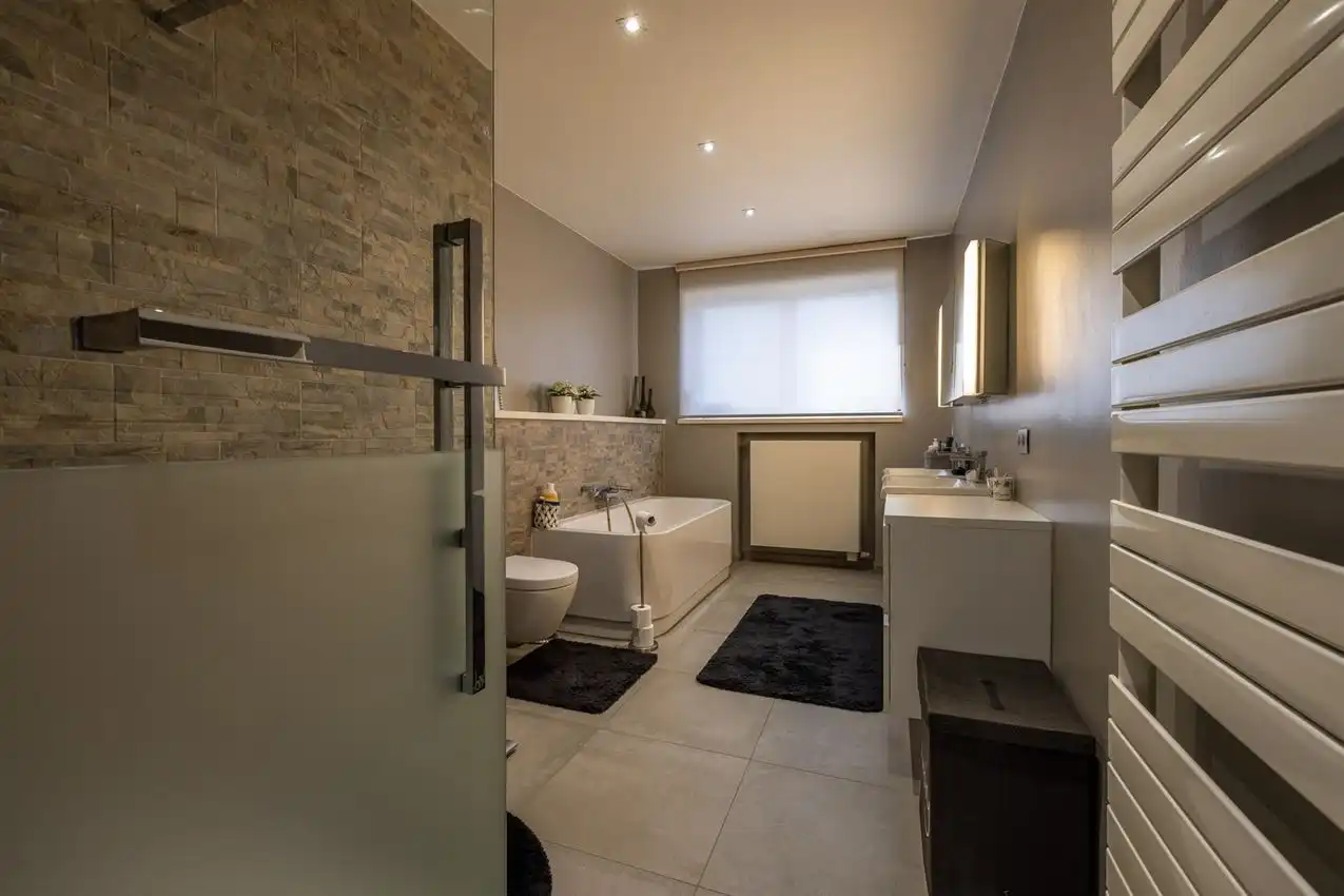 Bauhaus stijl '60, panoramisch zicht op Basiliek foto 23