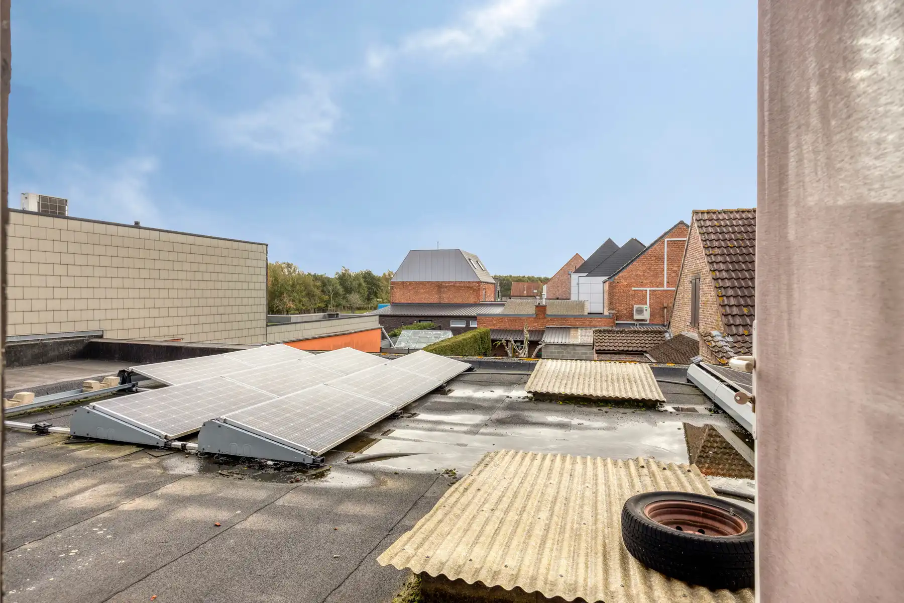 Ruime woning met 4 slaapkamers en loods  foto 15