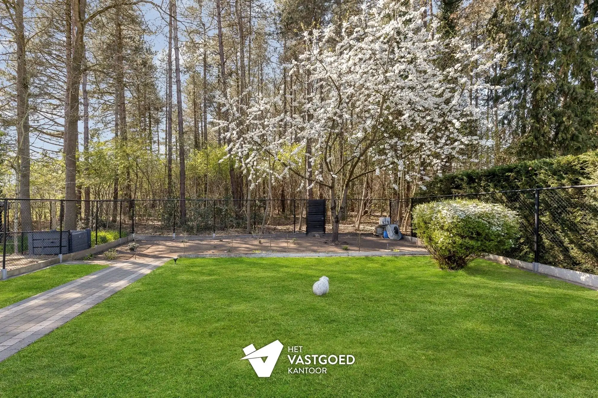 PERFECT ONDERHOUDEN GEZINSWONING MET 3 SLAAPKAMERS OP 7A27CA IN HET RUSTIGE KORSPEL foto 30