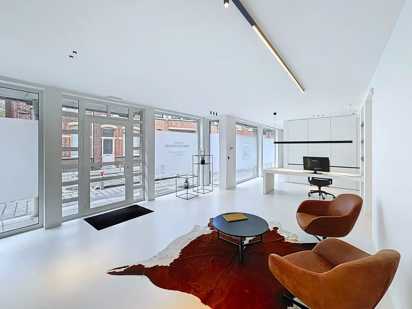 Prachtig kantoor gelegen in de Dorpsstraat te Koekelare foto 2