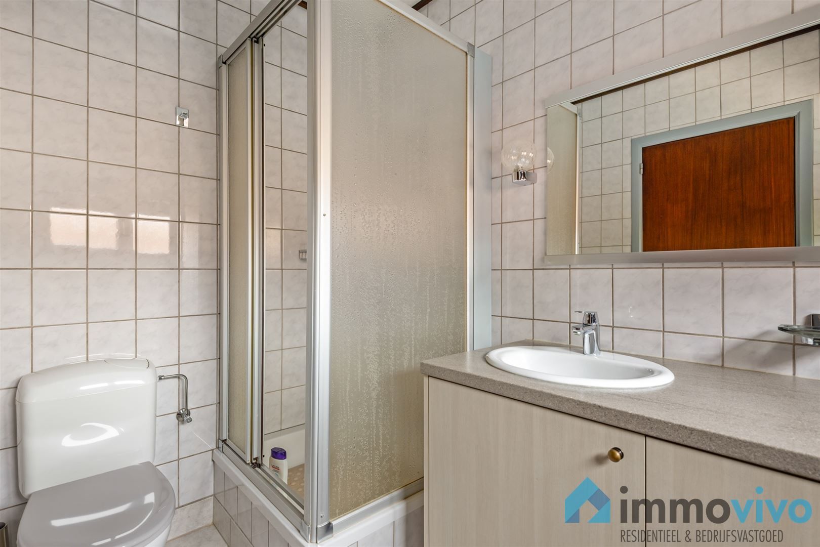 Leuke woning met renovatiepotentieel nabij het centrum foto 15