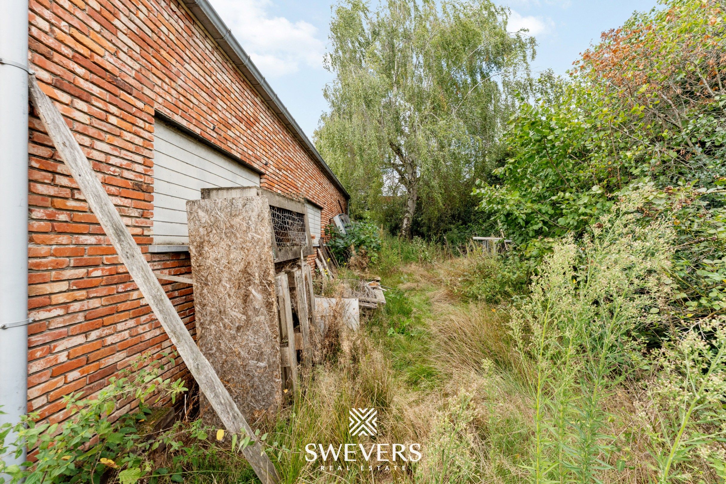 Te renoveren woning met 3 slaapkamers en hangar  foto 34