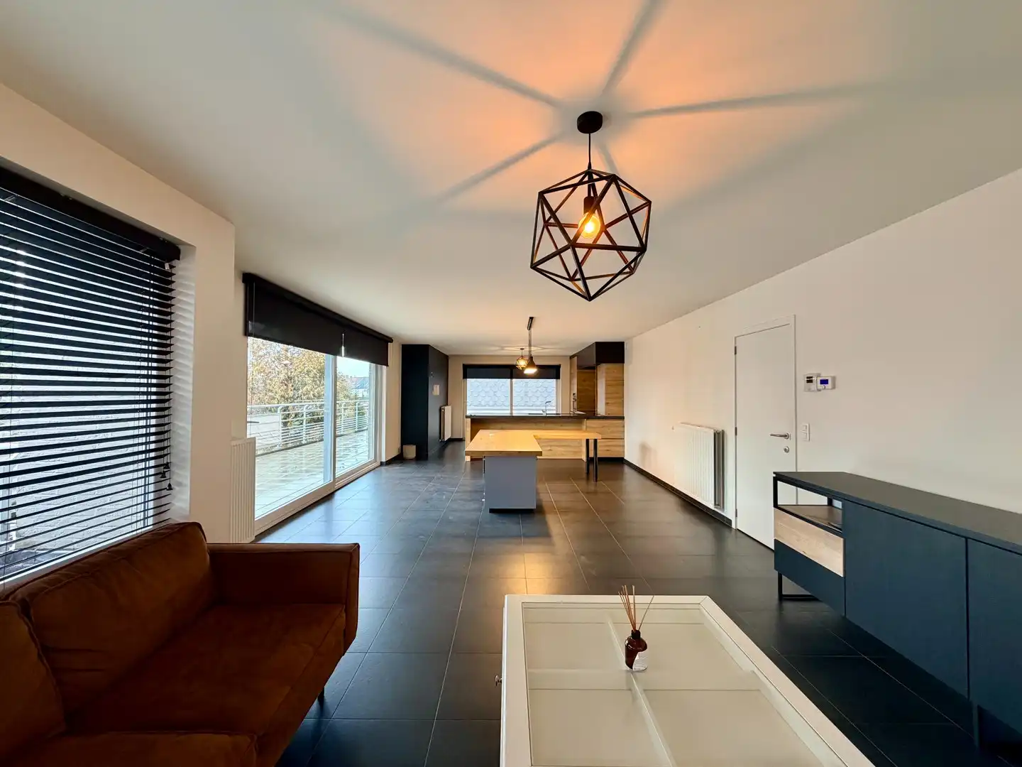 Recent appartement op de Grote Markt van Wevelgem! foto 4