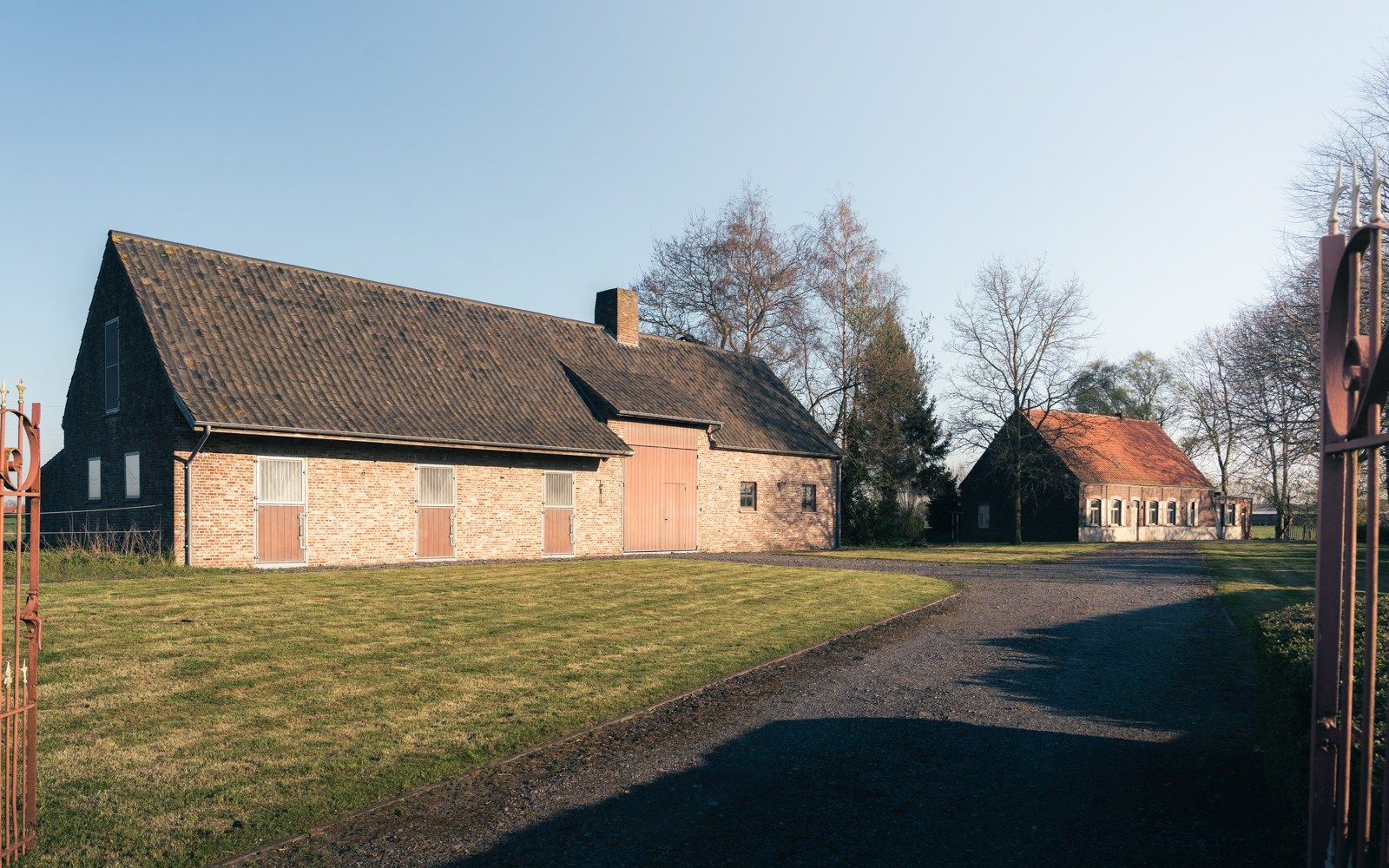 Hoofdfoto van de publicatie: Charmante te renoveren hoeve in landelijke omgeving