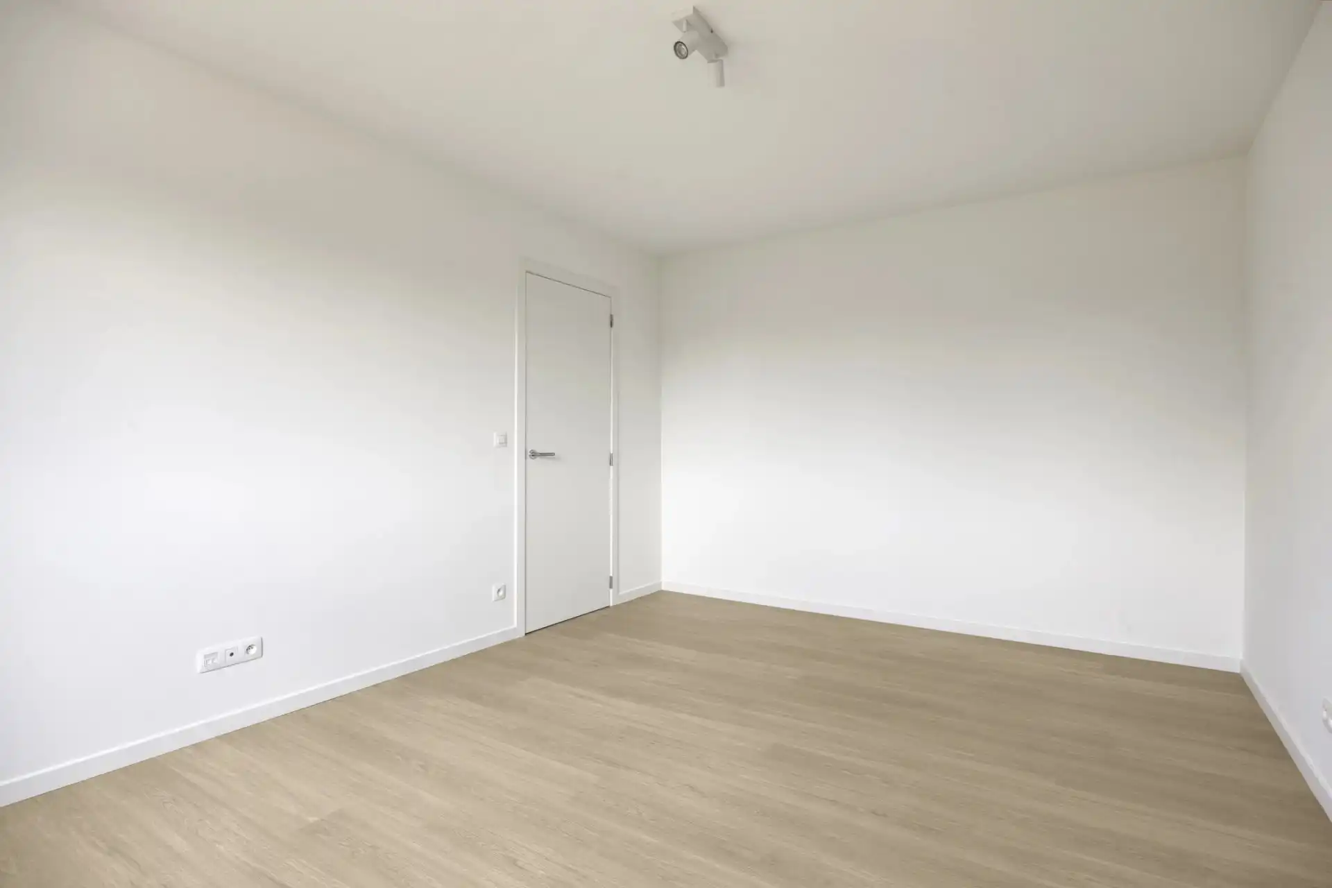 INSTAPKLARE NIEUWBOUWWONING MET 3 SLPK’S (LOT 8) IN MILLEN – RIEMST foto 32