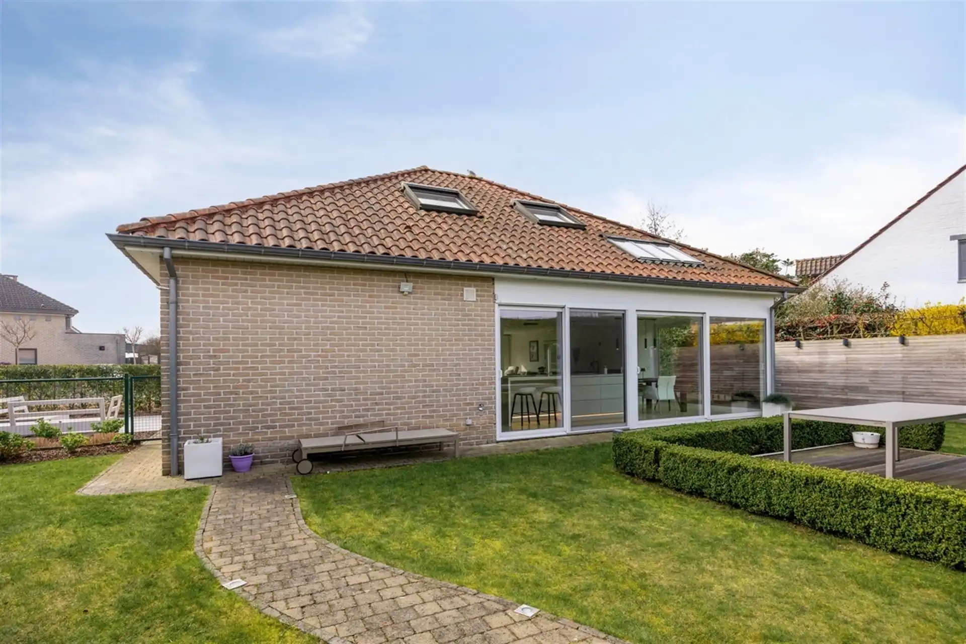 Rustig gelegen open bebouwing met moderne afwerking foto 14