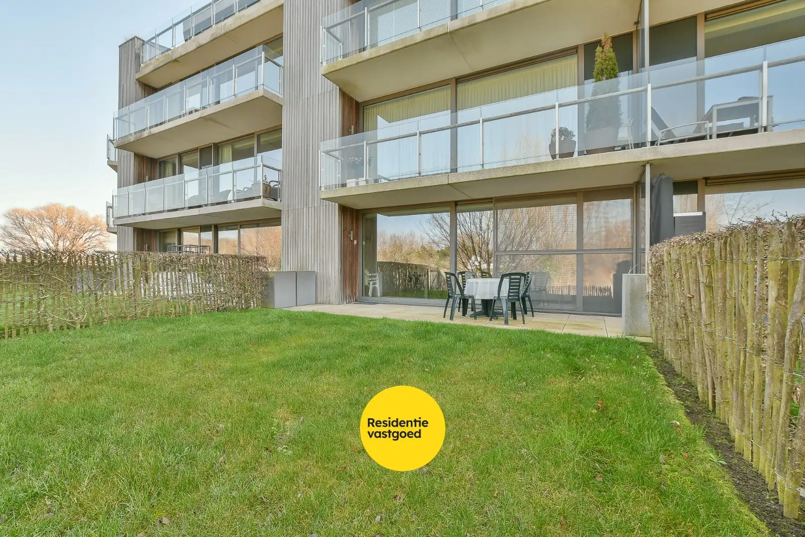 Luxueus afgewerkt 2-slaapkamerappartement met terrassen en tuin op toplocatie! foto 15