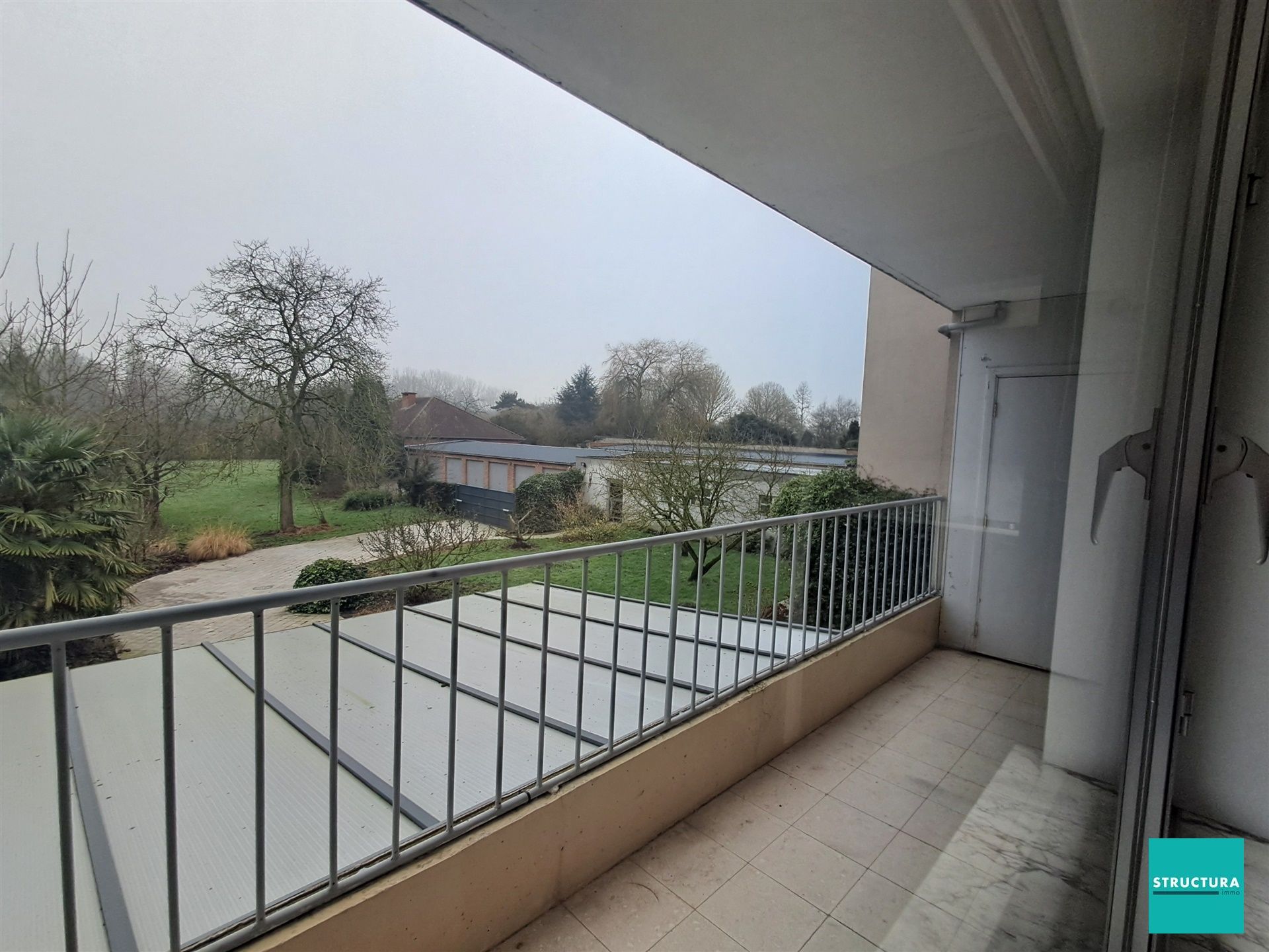 Instapklaar appartement met 2 kamers en zonneterras foto 5