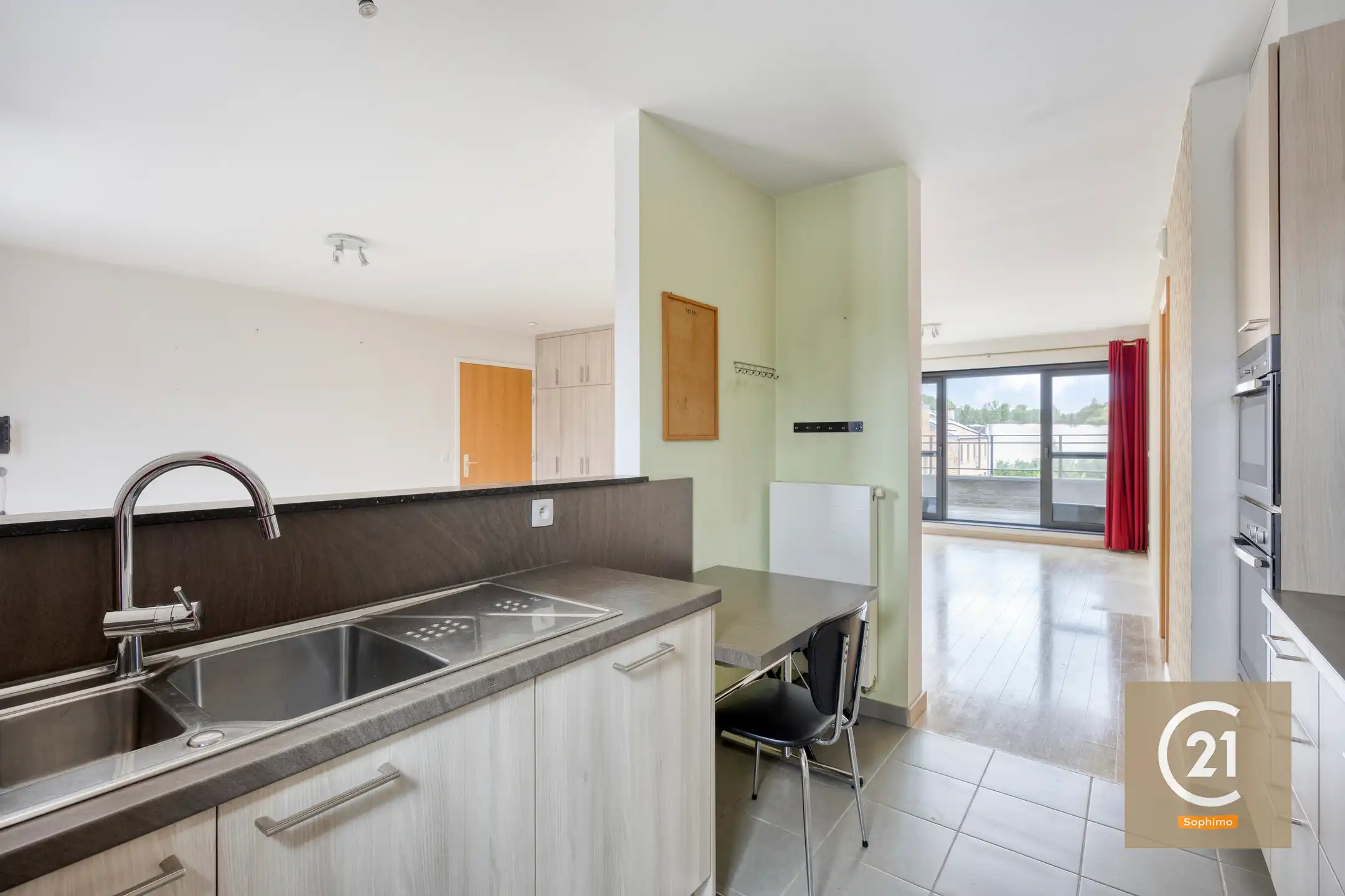 Zeer ruim appartement met 2 slaapkamers & prachtig terras foto 9