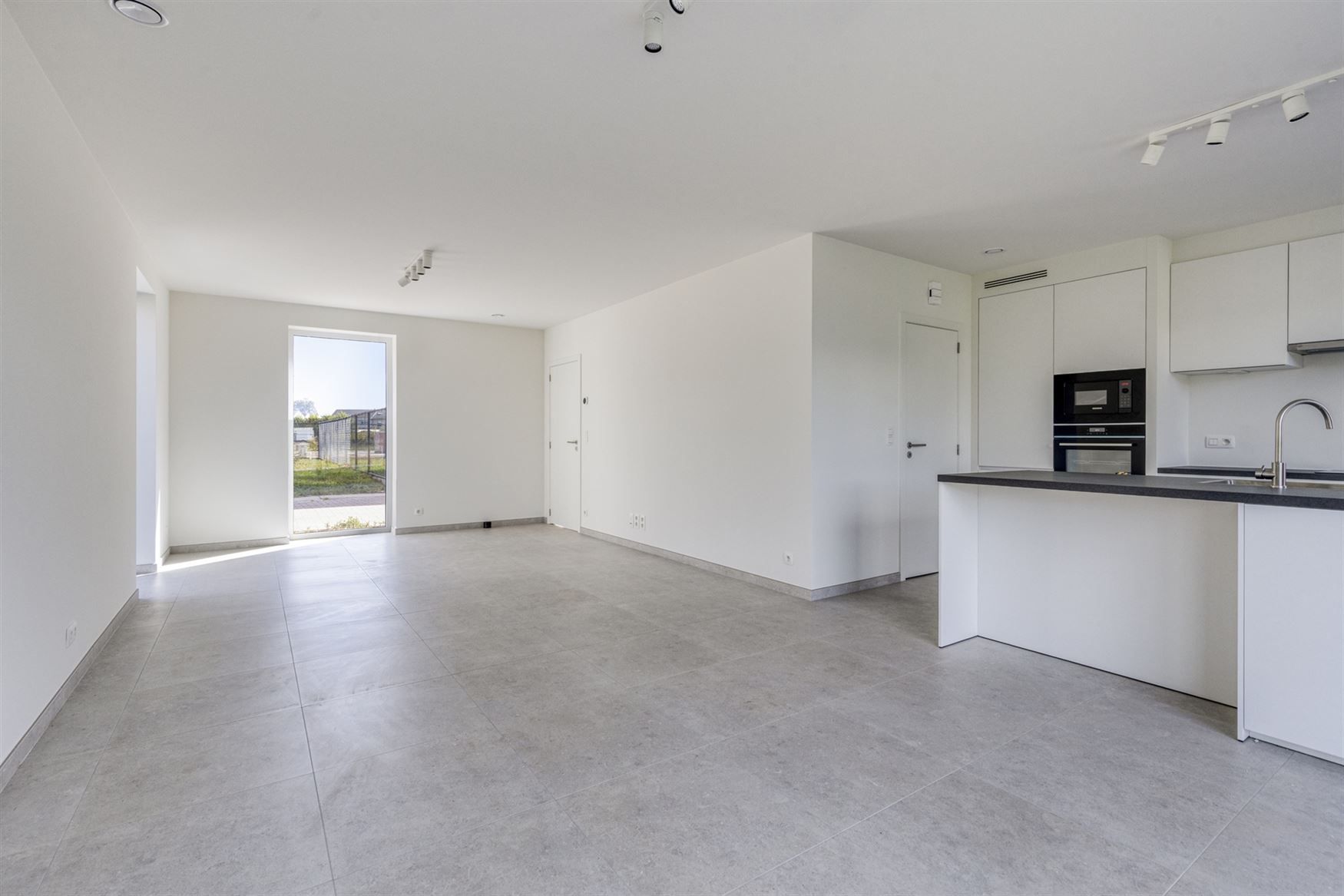 Stijlvolle nieuwbouwwoning foto 4