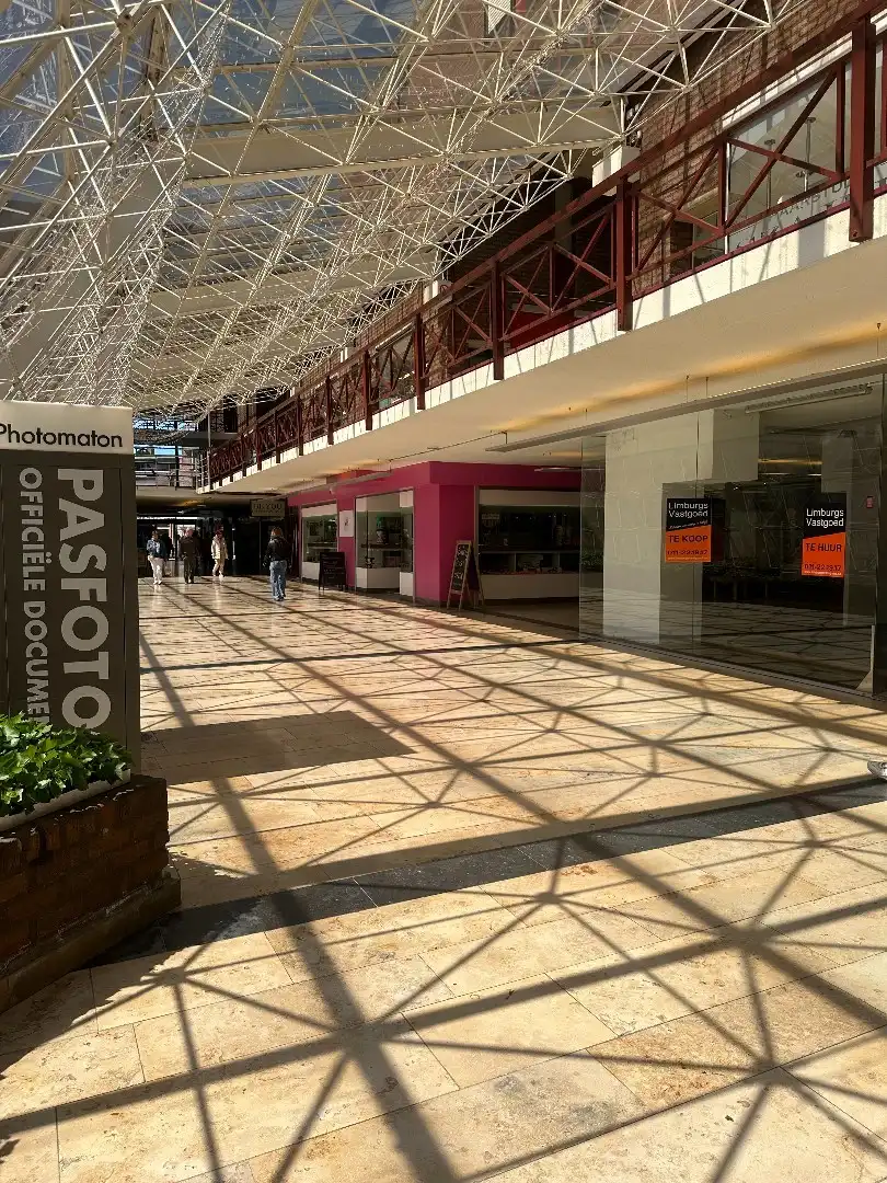 Commercieel uitstekend gelegen handelspand, 39m² foto 8