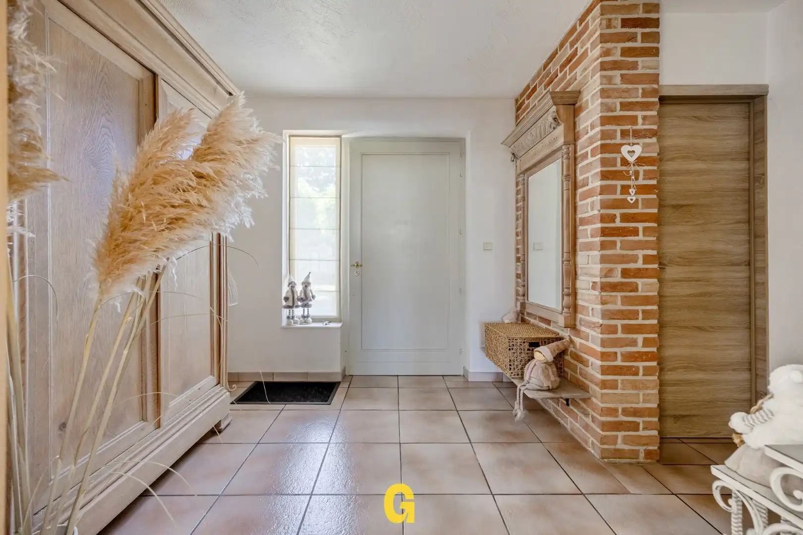 Halfopen woning met prachtige tuin met zwembad en blijvend zicht op achterliggend groen foto 6