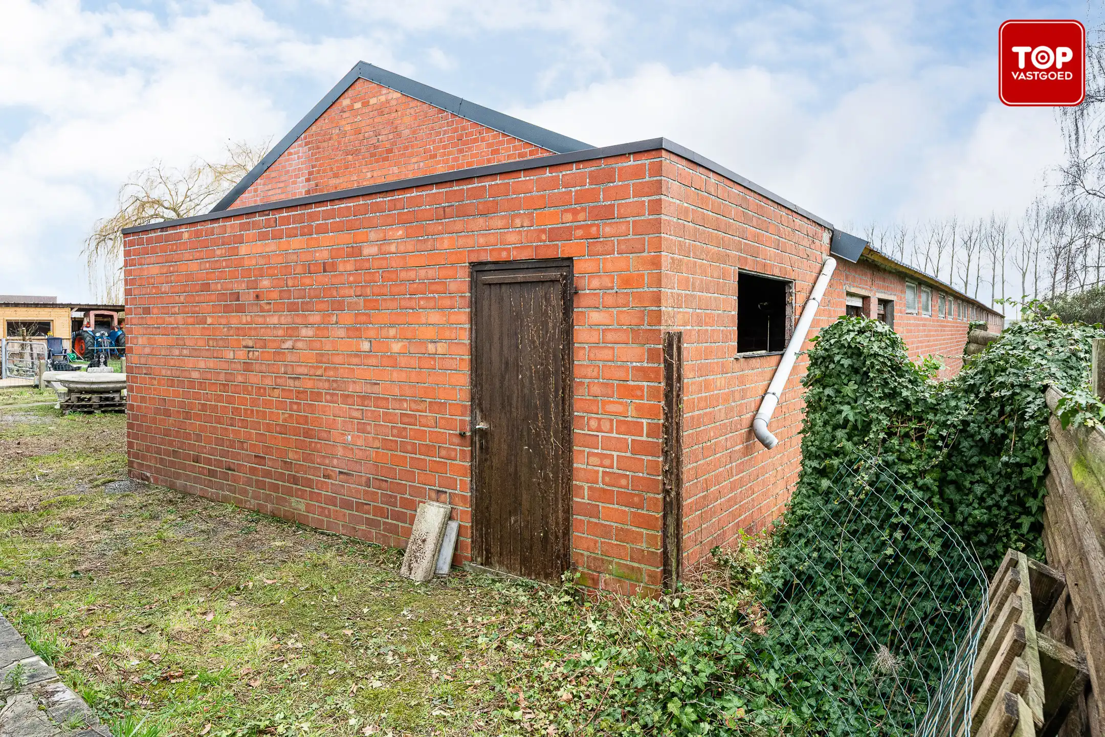 Te renoveren woning met enorme loods foto 25