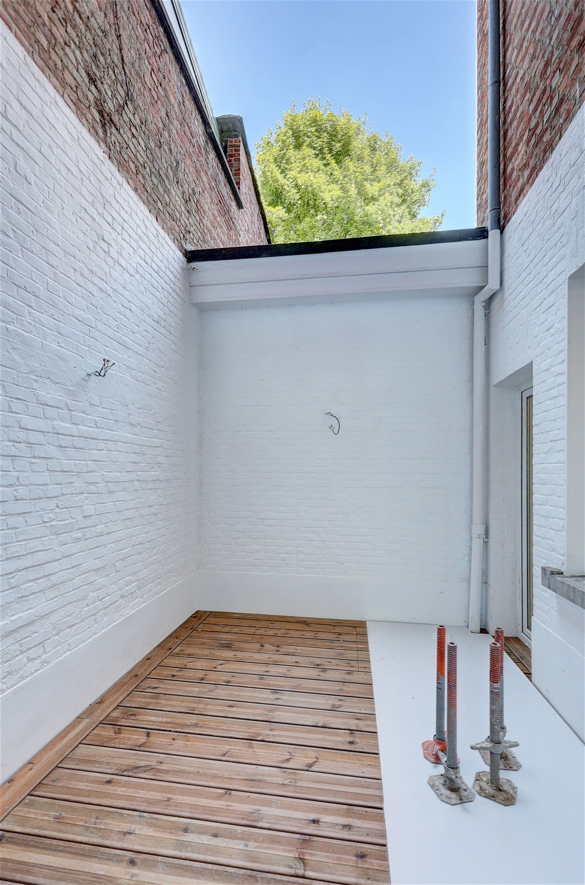 Gerenoveerd gelijkvloers appartement met tuin 2-3 slpks, 2 bdks in Markgravewijk foto 10