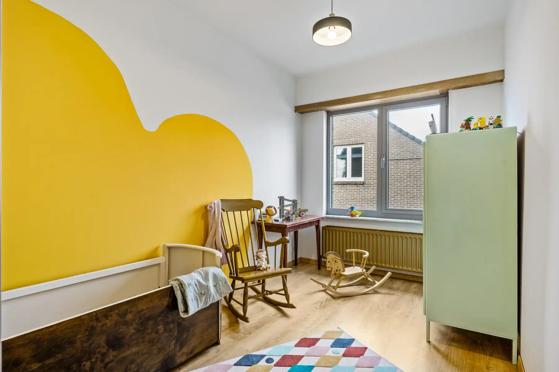 Villa met 5 slpk, 2 badkamers, ruime tuin, garage en kelder foto 14