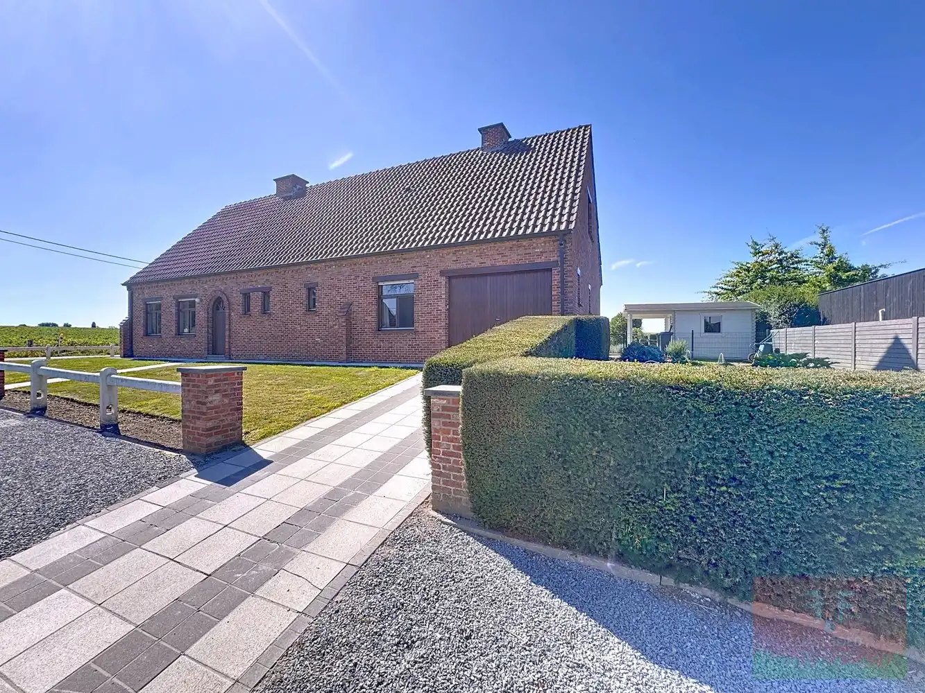 Vrijstaande eengezinswoning met 4 slaapkamers en 2 badkamers foto 3