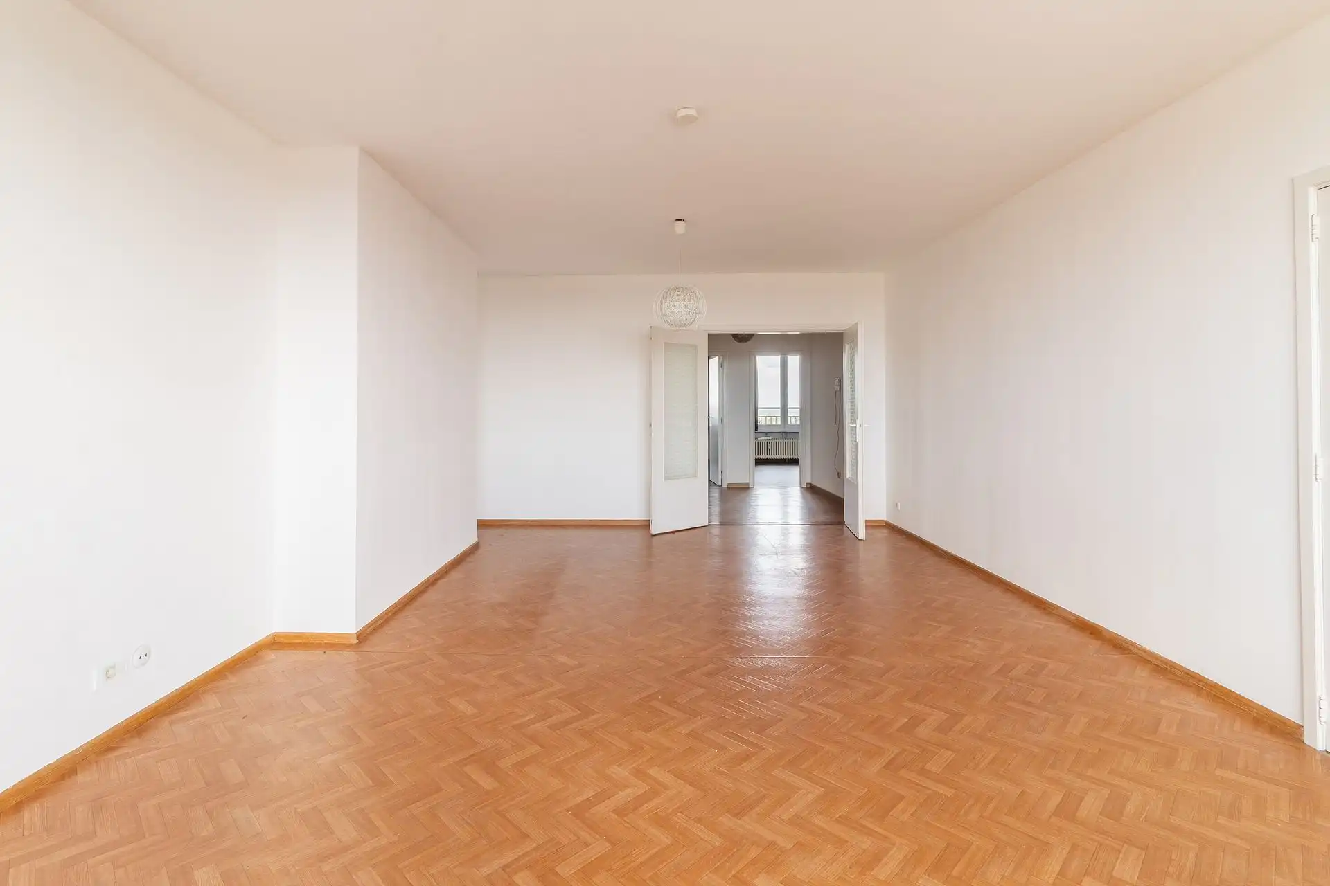 Licht appartement met panoramisch uitzicht in Wilrijk foto 6