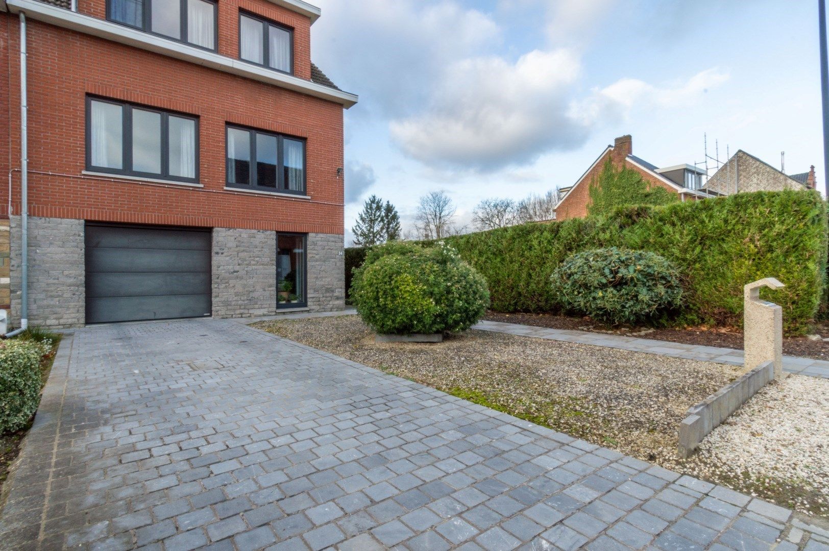 !!! OPTIE !!! SOLIDE & CHARMANTE WONING MET 2 SLP + 2 BUREAU'S foto 4