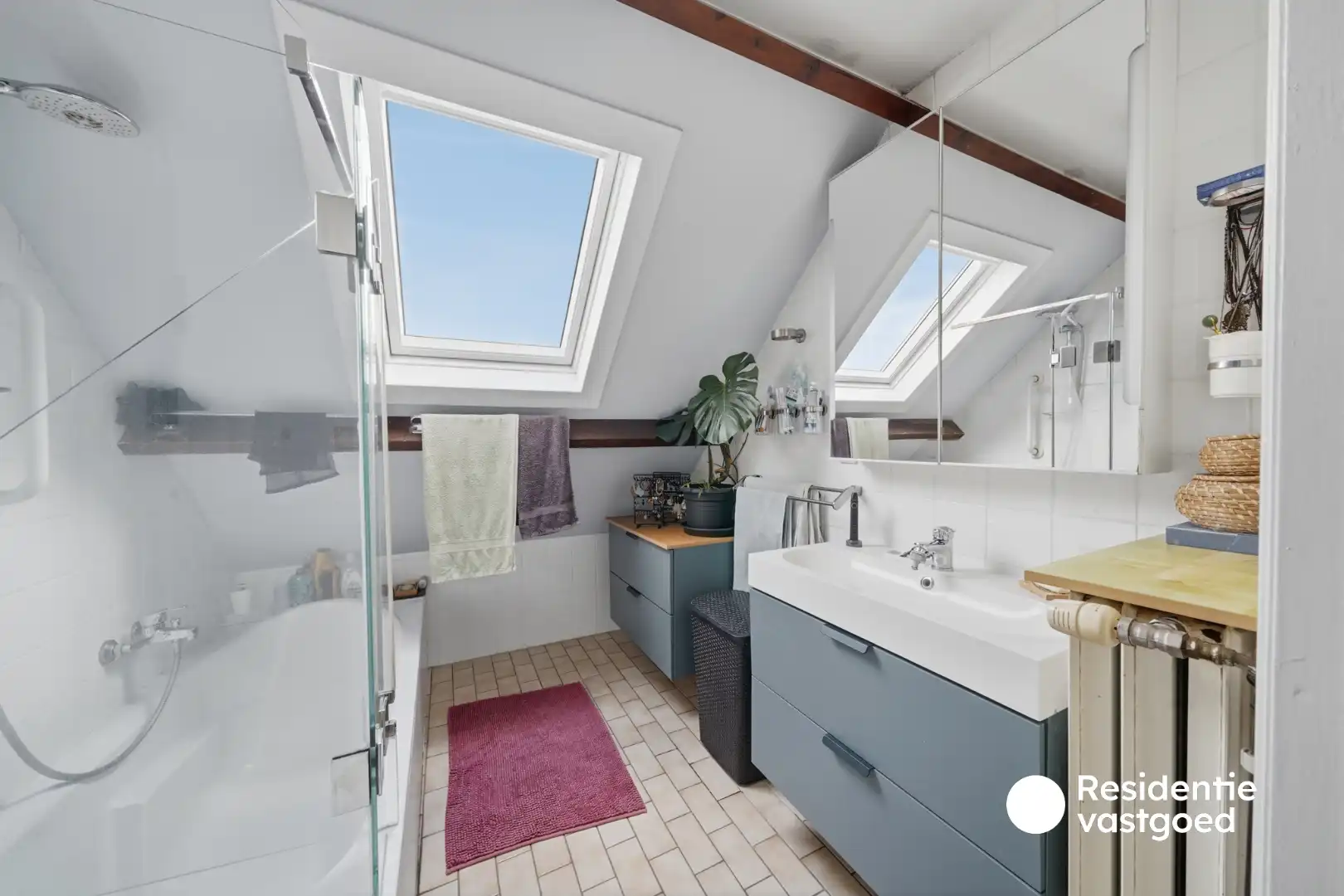 Opbrengsteigendom met 3 appartementen, garage en zonnig terras foto 14