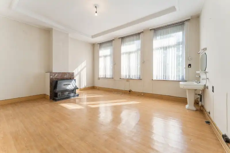 Te renoveren burgerwoning met enorm potentieel in hartje Roeselare foto 14