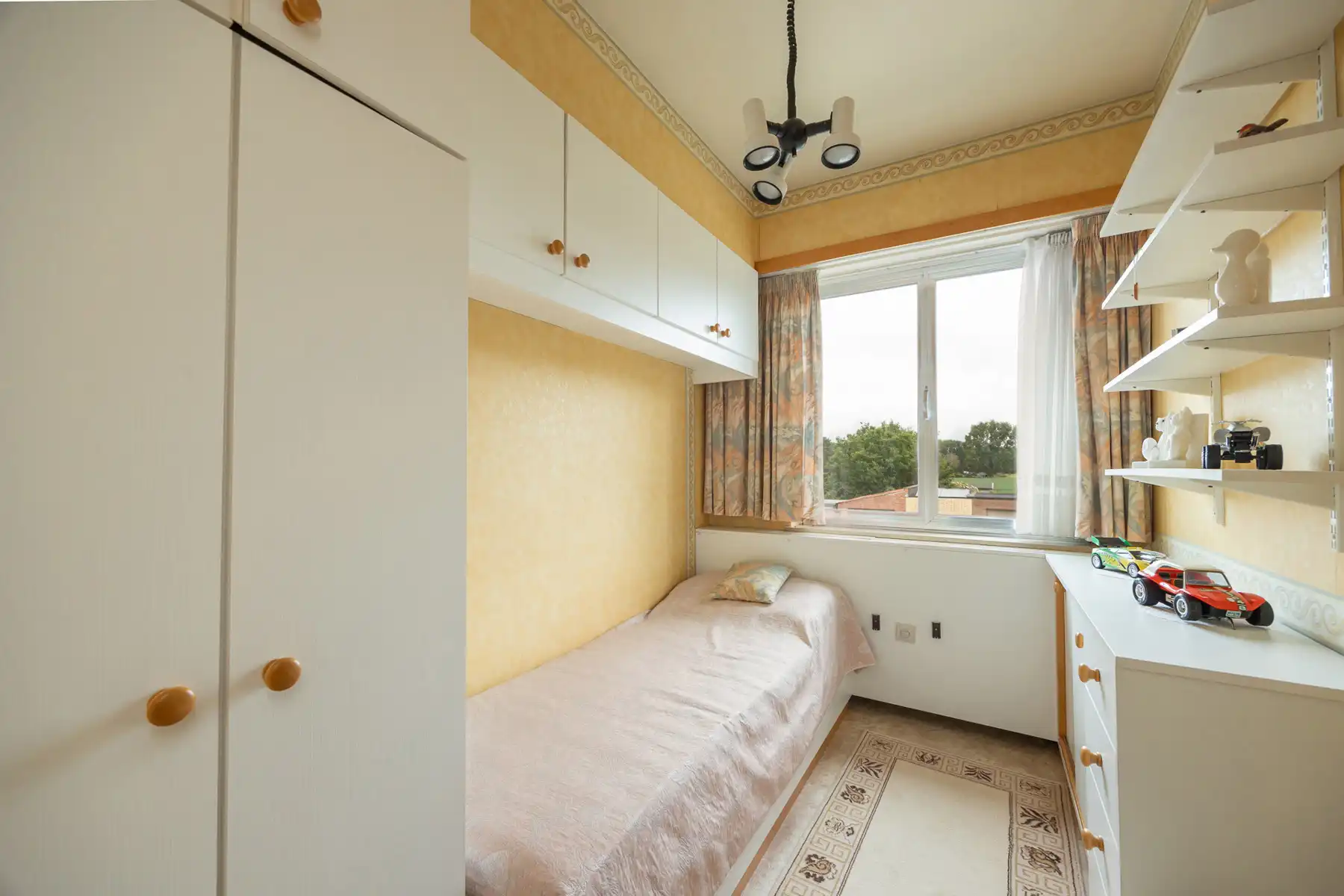 Ééngezinswoning met potentieel, garage en Zuidoost-tuin foto 14
