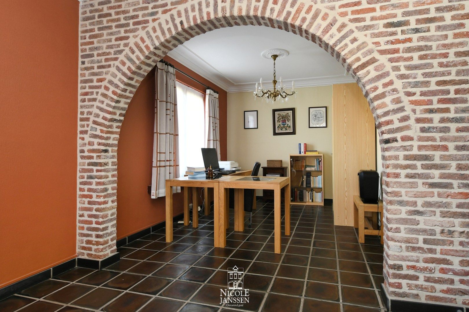 Ruime gezinswoning op een royaal perceel in een rustige omgeving  foto 10