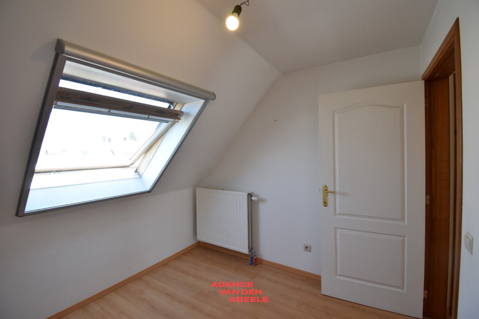 Zeer ruime bel-étage woning met 3 slaapkamers en tuin  foto 13