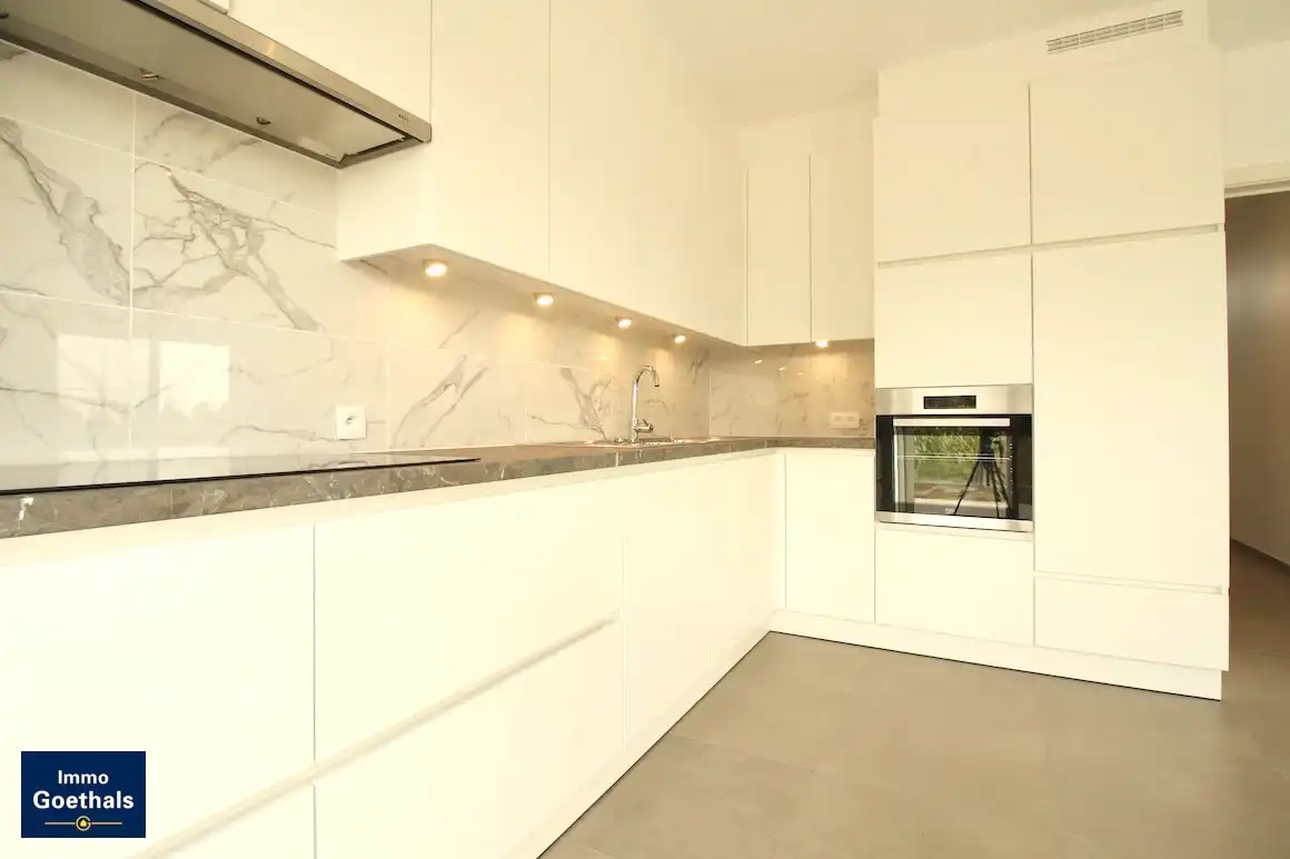 Ruime en recente pastoriewoning te huur in Zulte-Machelen foto 5