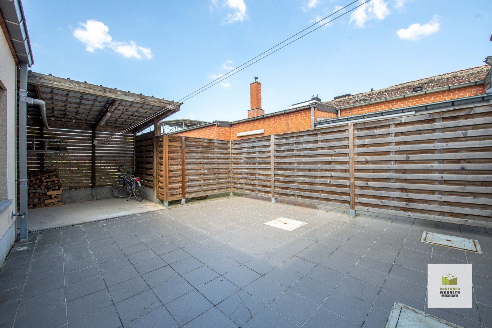 Ruime gezinswoning met tuin, 3 slaapkamers en een grote garage  foto 14