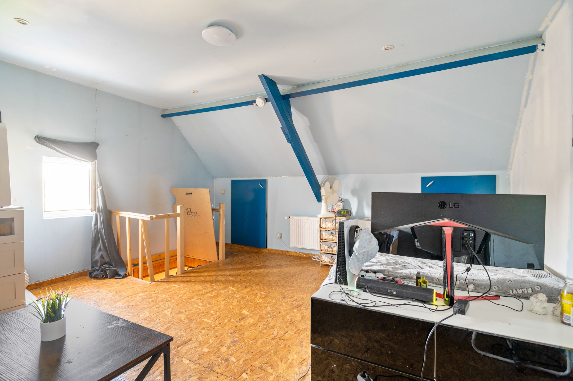 IN OPTIE!!! Instapklare woning met 4 slaapkamers, koer, tuin en garage op 01 are 93 ca foto 18