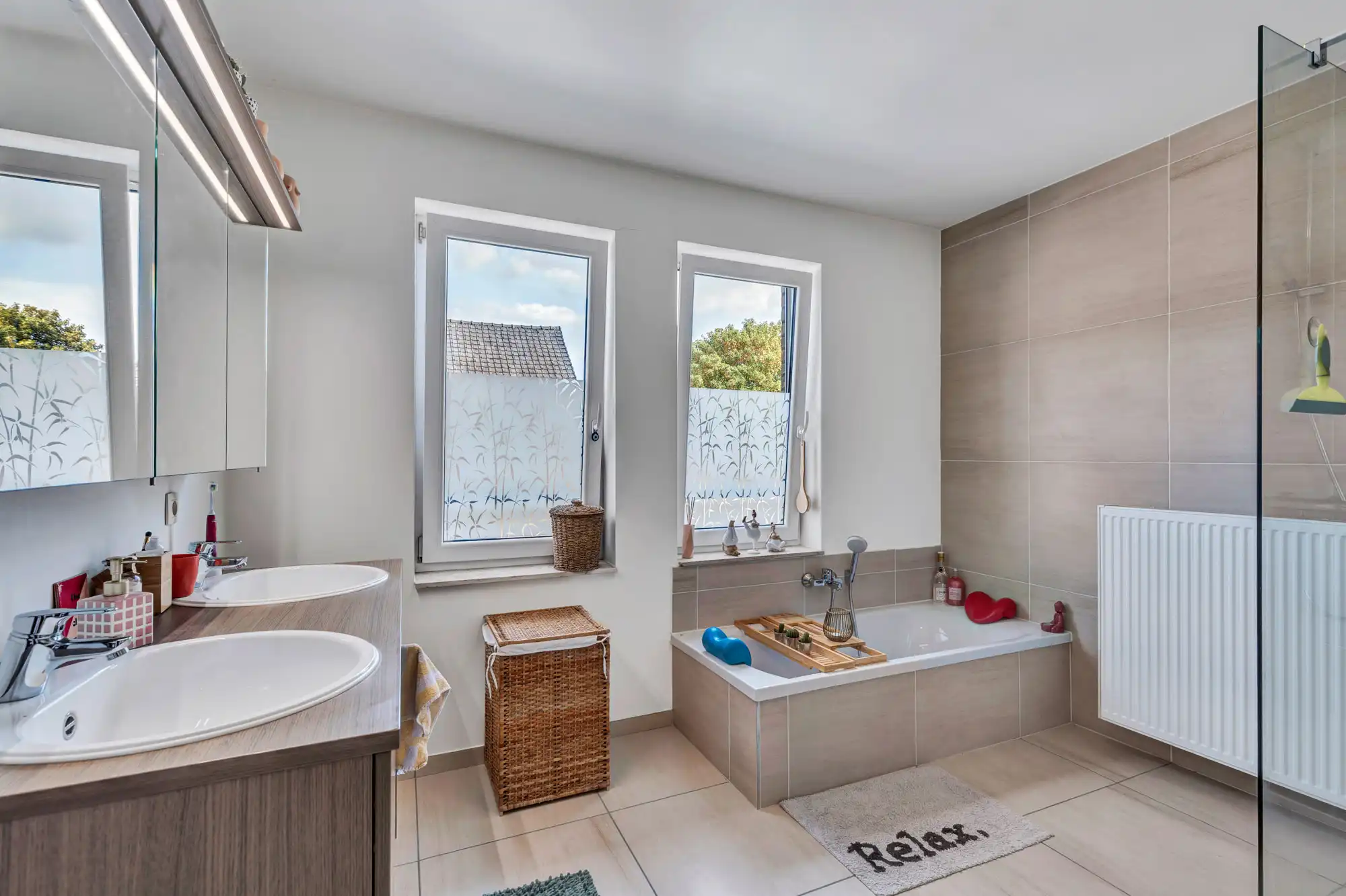 Instapklare, goed onderhouden woning te Iddergem met 3slpk foto 17