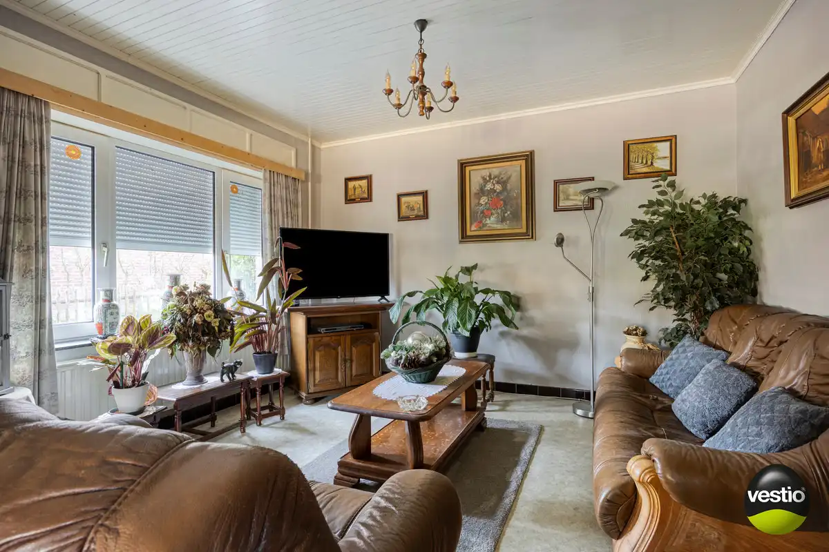 OP TE FRISSEN VRIJSTAANDE WONING OP 9A74CA TE EIGENBILZEN. foto 6