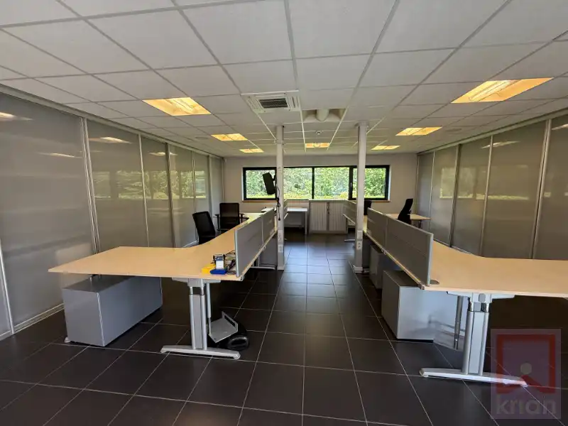 Instapklaar bedrijfsgebouw van 758 m² foto 9