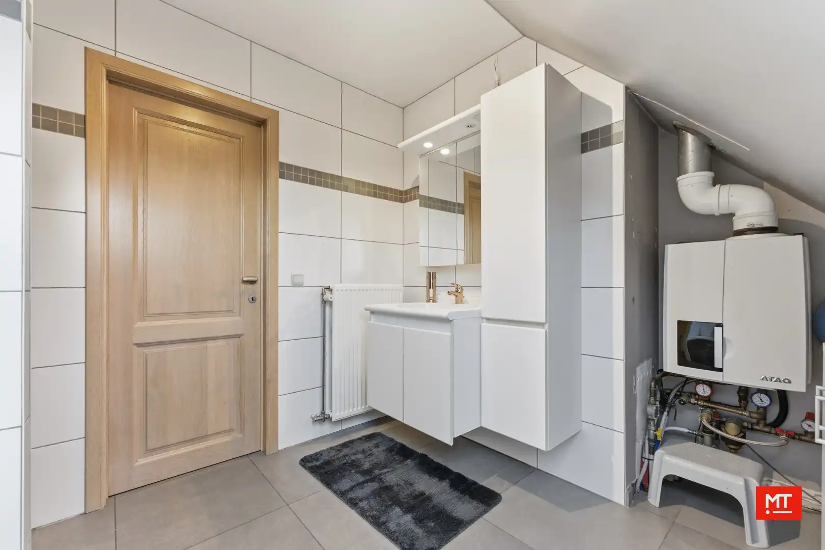 Instapklaar 2-slaapkamerappartement met groot terras en garage in het centrum van Zonnebeke foto 12