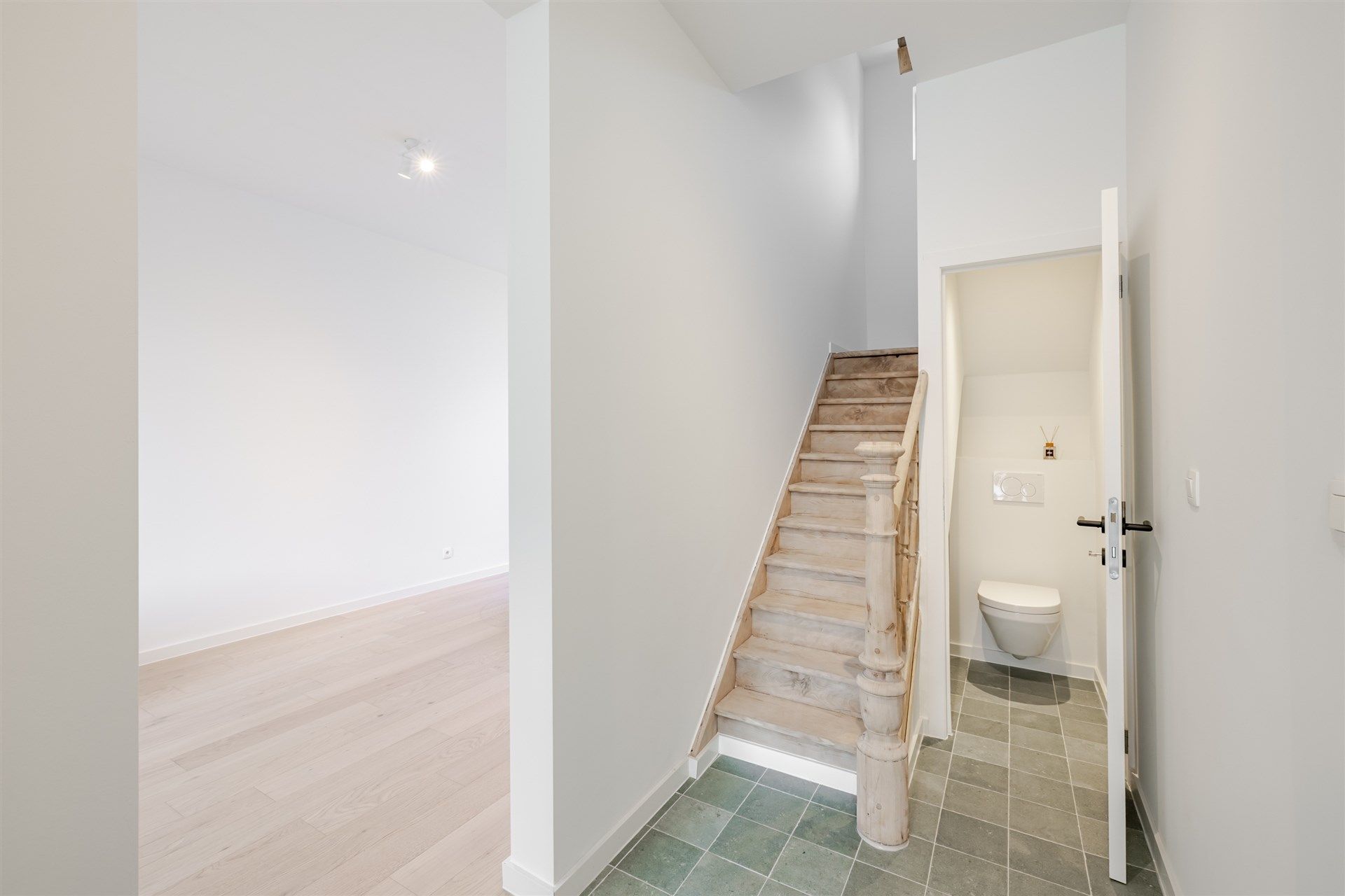 Subliem gerenoveerde woning met 4 slks op topligging foto 2