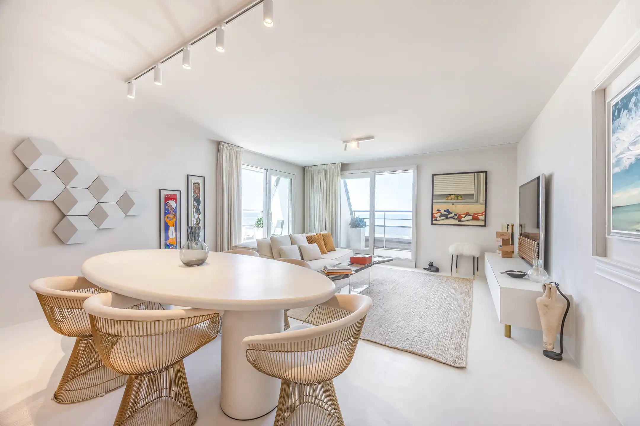 Luxueus gerenoveerd hoekdakappartement met frontaal zeezicht foto 7