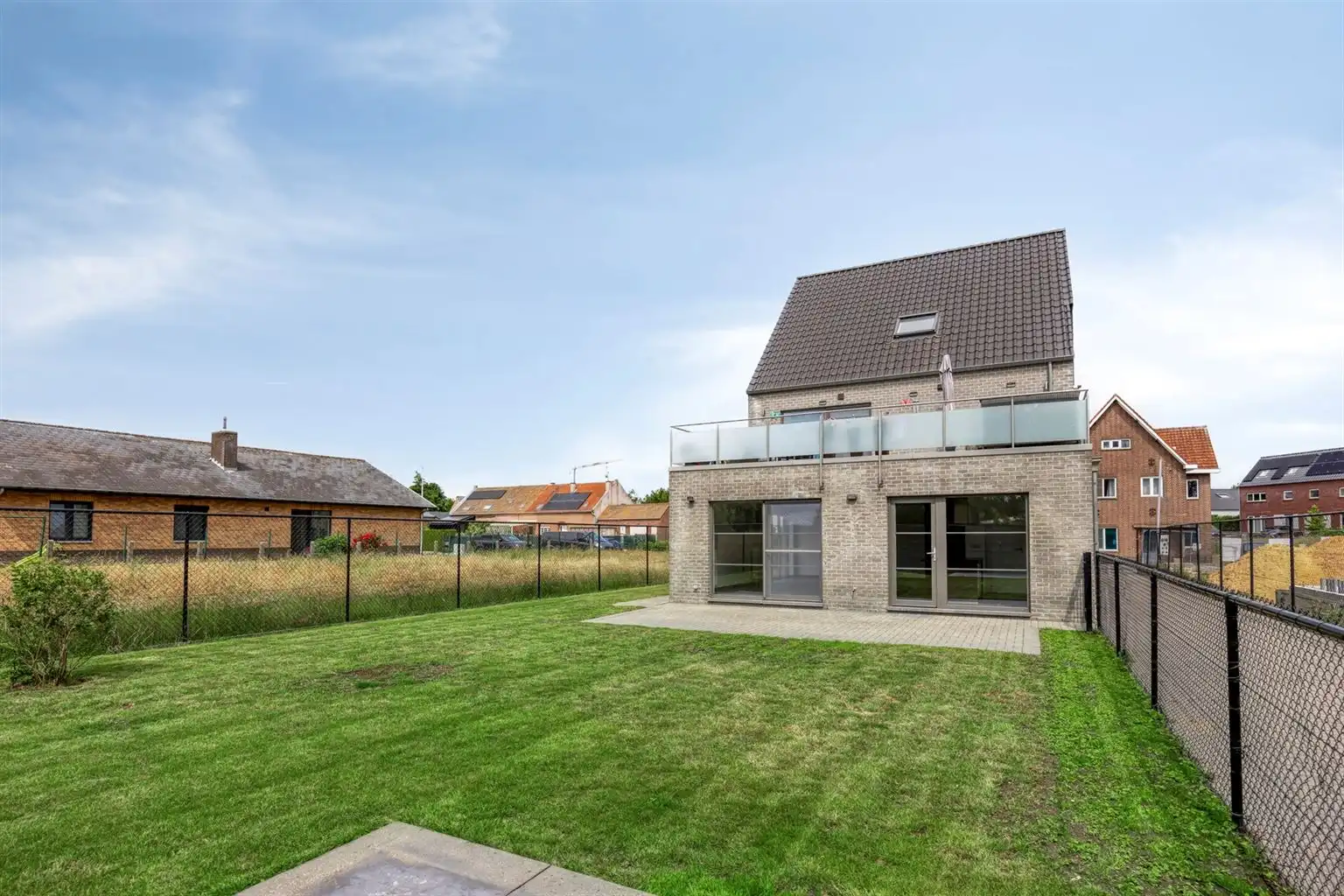 Instapklaar gelijkvloers appartement met 2 slaapkamers, ruime tuin en parkeergelegenheid op een rustige toplocatie in Opitter.  foto 12