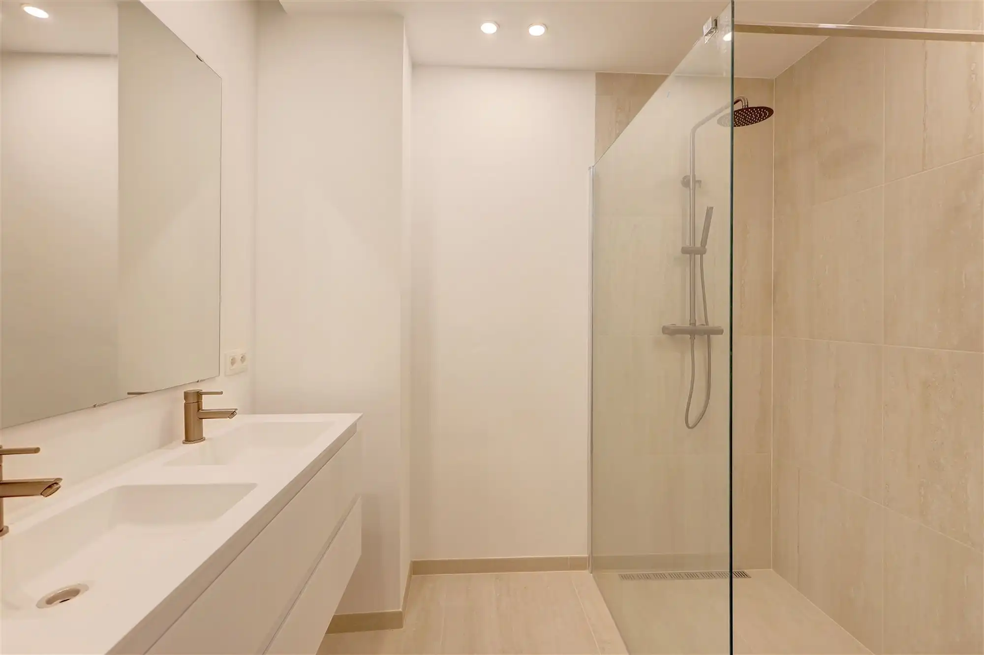 Nieuwbouw appartement met 2-3 slpks en terras Markgravewijk foto 17