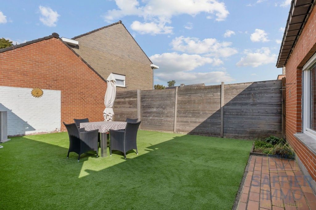 Ruime woning zonder renovatieplicht in de Seizoenswijk te Kuurne foto 5