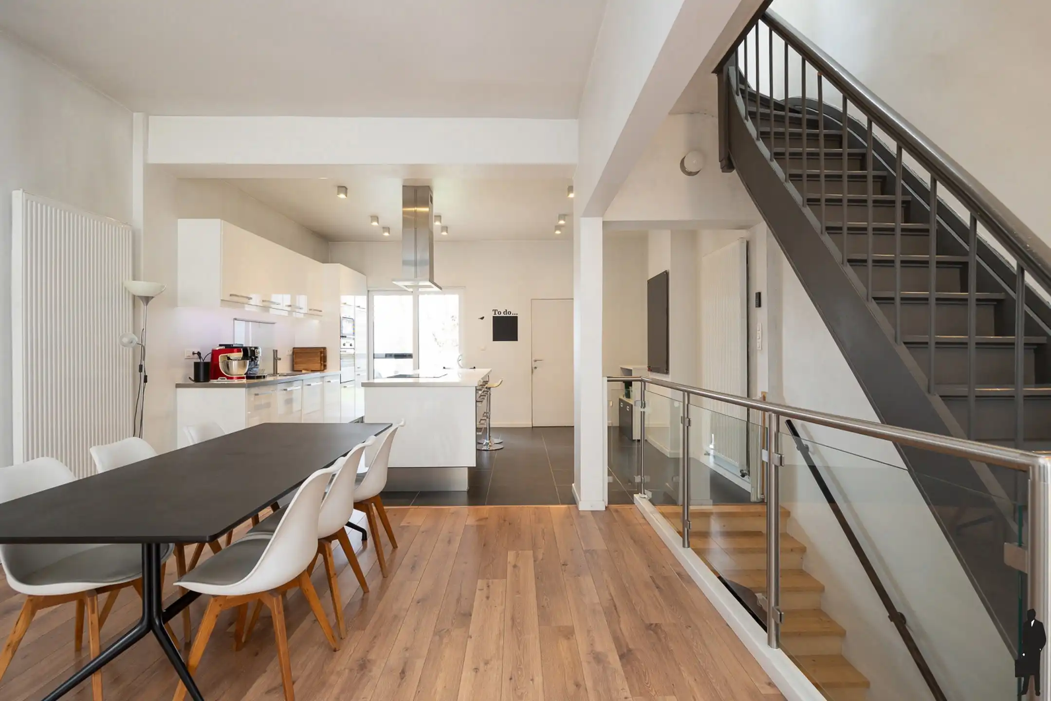 Ruime bel-étagewoning met 3 staanplaatsen en terras foto 4